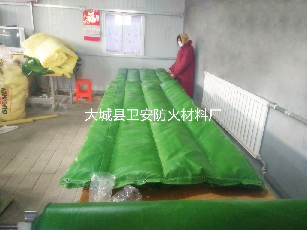 防火防雨保温被